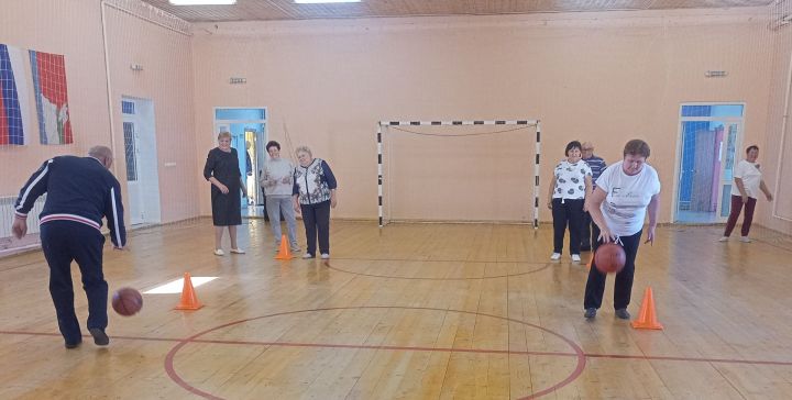 В Макулове для пожилых провели физкультурно-спортивное мероприятие