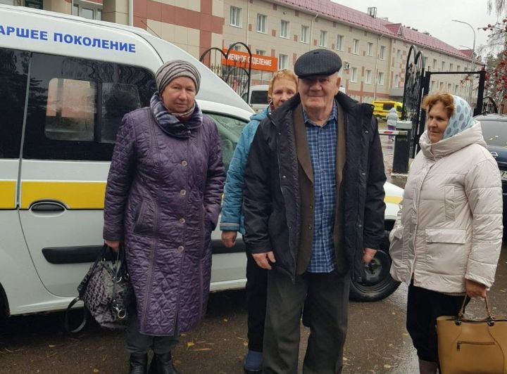 В Верхнеуслонском районе в 2024 году по нацпроекту на диспансеризацию доставили 767 пожилых граждан