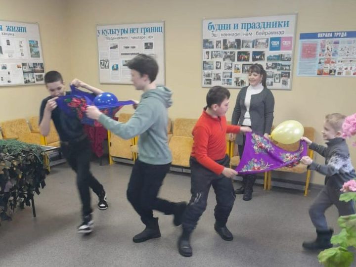 Мәмәтхуҗада – «Чалыш көзге”