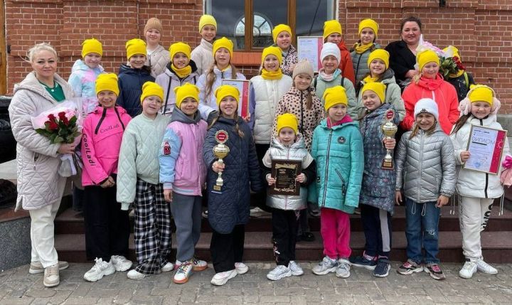 «Акварель» из Верхнего Услона стала обладателем Гран-при конкурса «Мосты над Невой»