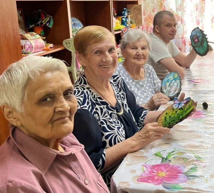 В Верхнеуслонском Доме-интернате подопечные создали настенную ключницу