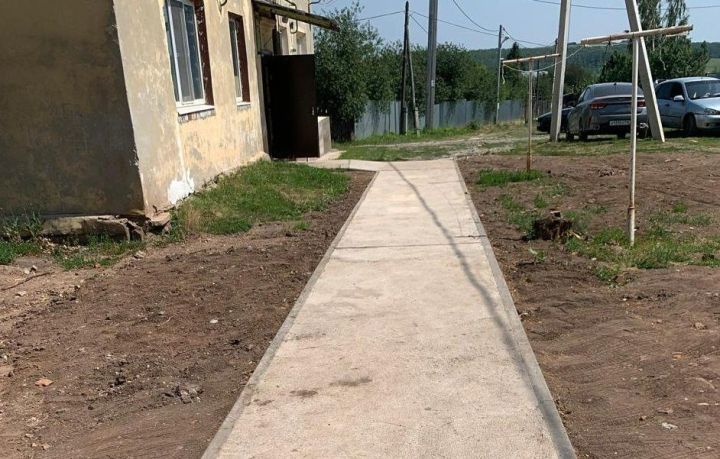 В Верхнеуслонском районе продолжаются работы по республиканской программе «Наш двор»