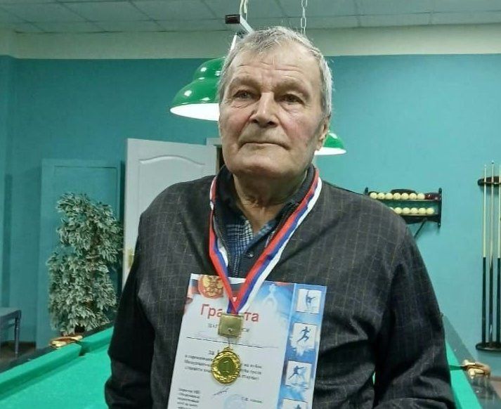 Победителем соревнований по бильярду стал Петр Баранов