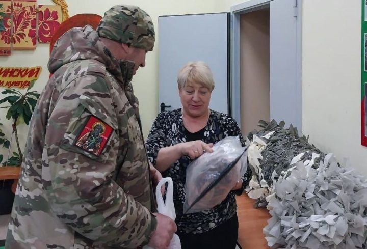 Своих не бросаем: печищинцы передали бойцу СВО гуманитарную помощь