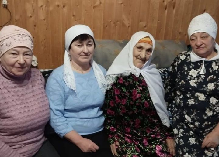 Суфия Вахит кызы 90 яшьлеген билгеләп үтә