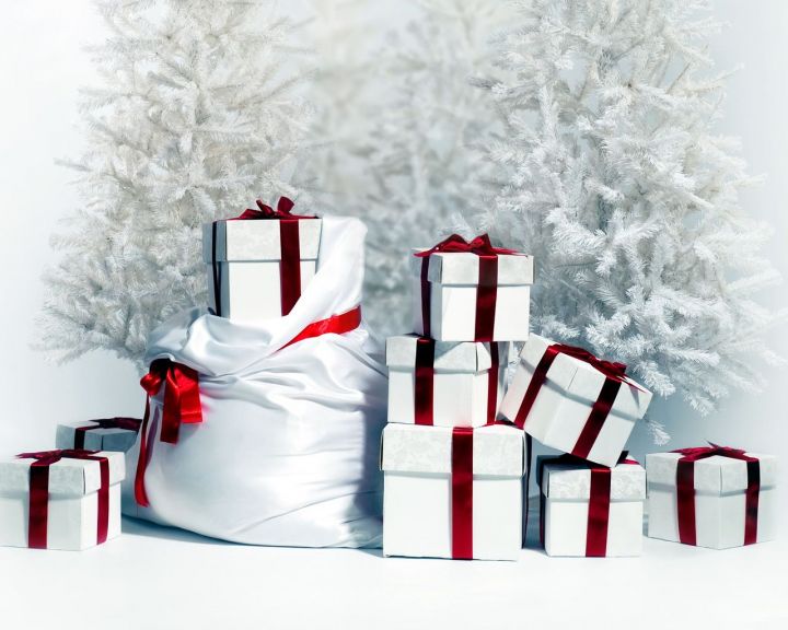 Подарки на Новый Год: как выбрать, что подарить родным, любимым, близким, коллегам, детям