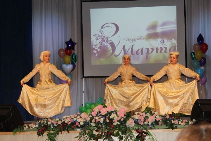 Выступление мастеров искусств Татарстана на верхнеуслонской сцене