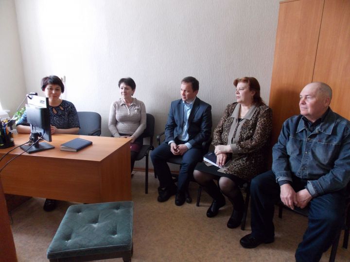 В отделе Роспотребнадзора прошла консультация жителей Верхнего Услона по вопросам ЖКХ