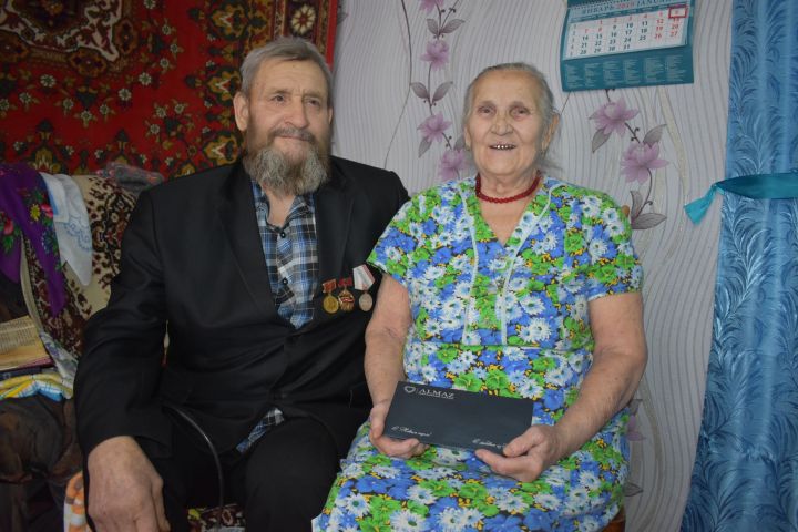 Сертификат от ювелирного завода получили Титовы из Патрикеева
