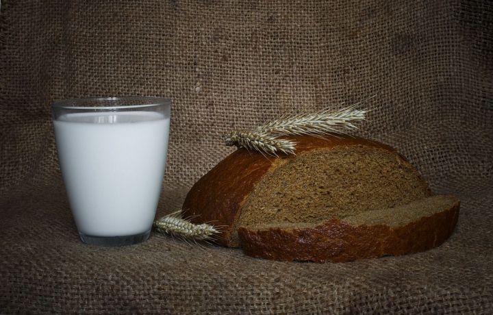 Россиян предупредили о резком повышении стоимости молока и хлеба