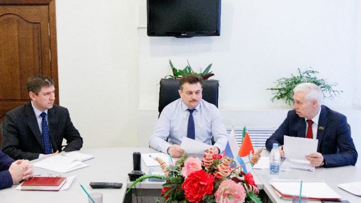 Глава Верхнеуслонского района провел совещание с заместителями руководителя Исполнительного комитета и руководителями аппарата Совета