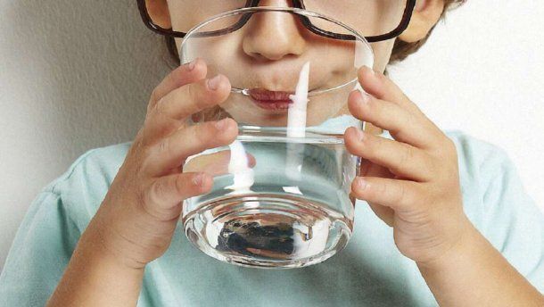 Питьевая вода и дети: как сохранить здоровье ребенку