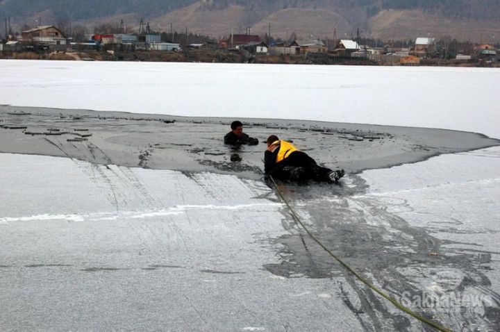 Спасатели предупреждают верхнеуслонцев: Осенний лёд - таит опасность