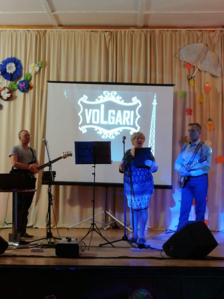 ВИА «Волгари» открыл мероприятие песней «Добрый вечер»
