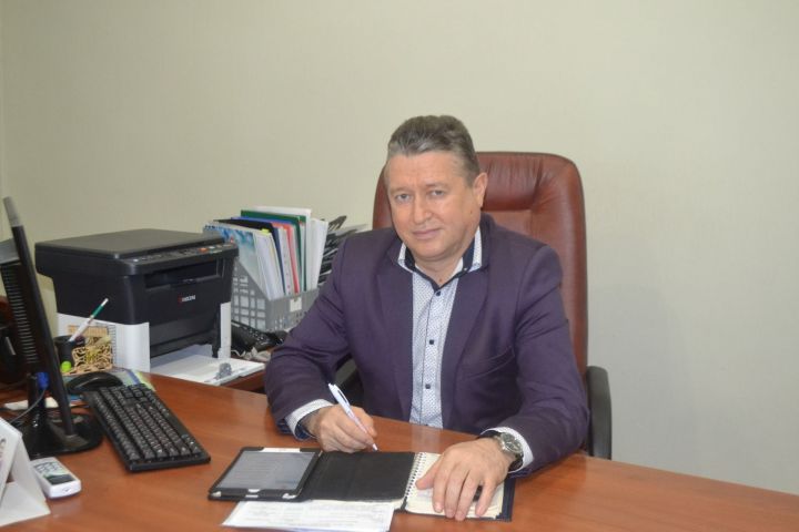 Начальник Верхнеуслонского отдела образования Вилен Касимов ответил на наболевшие вопросы родителей