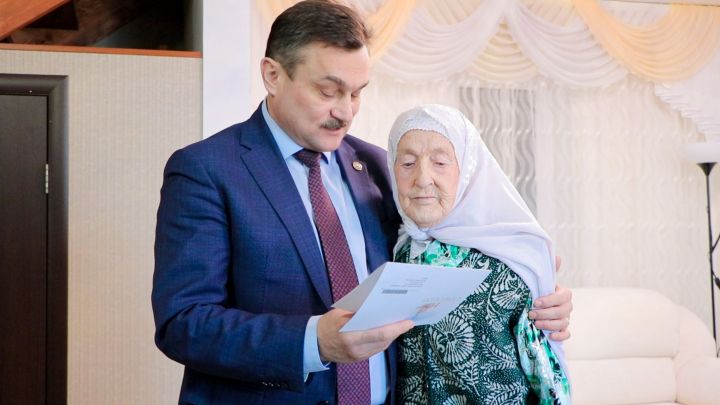 И нет состариться причины, ведь душой вы молода: Хазяр Тахавовне Шайхлисламовой из Верхнего Услона исполнилось 90 лет
