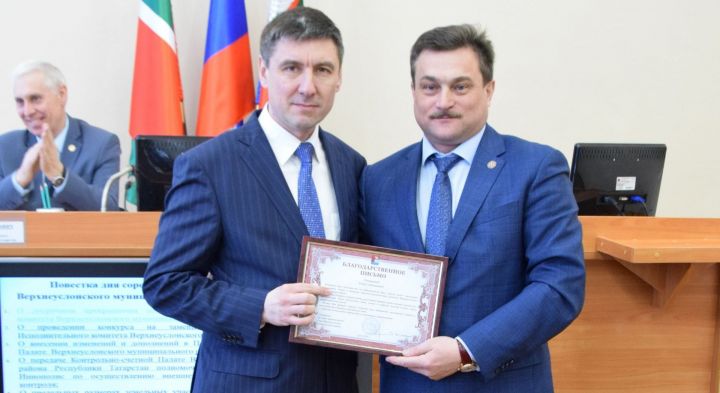 Депутаты приняли отставку руководителя Исполкома Ленара Хакимзянова