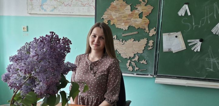 Молодой педагог из Больших Мемей Ксения Недоваркова: "Быть учителем - это классно!"