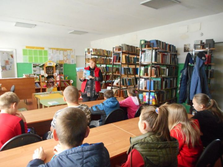 Читатели Кировской библиотеки изучают историю родного края