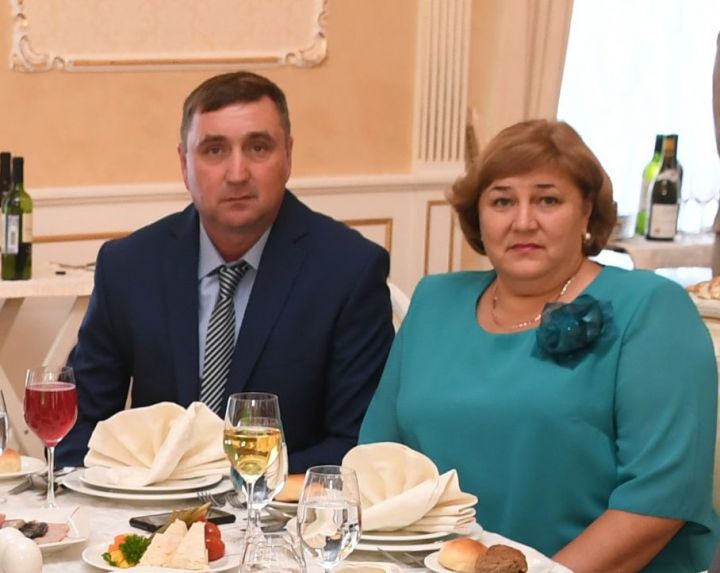 Семья Вальковых из Канаша побывала на торжественном приеме Рустама и Гульсины Миннихановых
