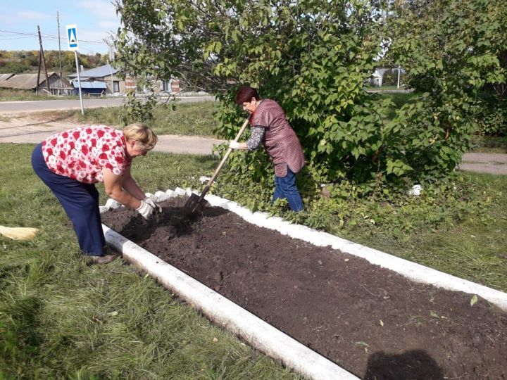 В памяти бережно храним