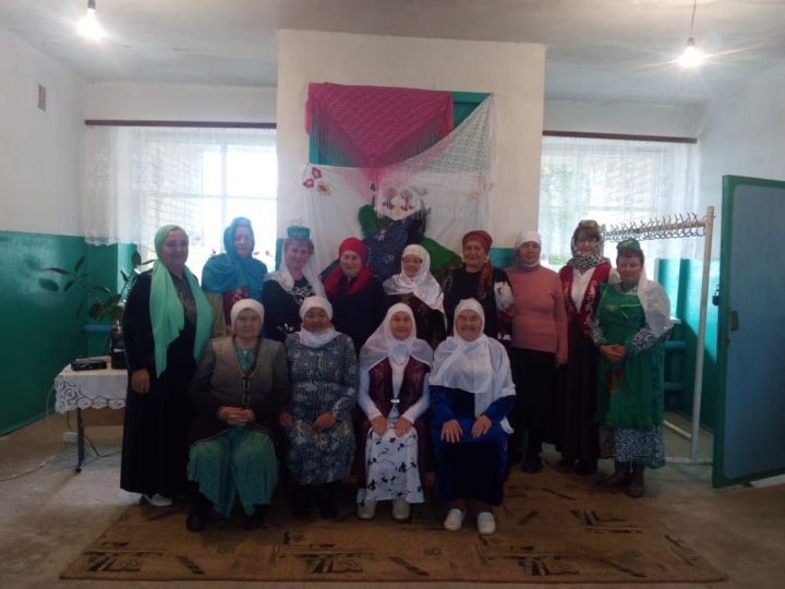 Главное - чтить традиции: в Янги-Болгарском клубе прошел праздник для пожилых людей