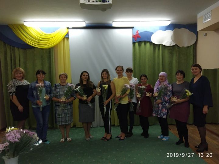 Воспитатели детского сада "Солнышко" принимали поздравления в профессиональный праздник