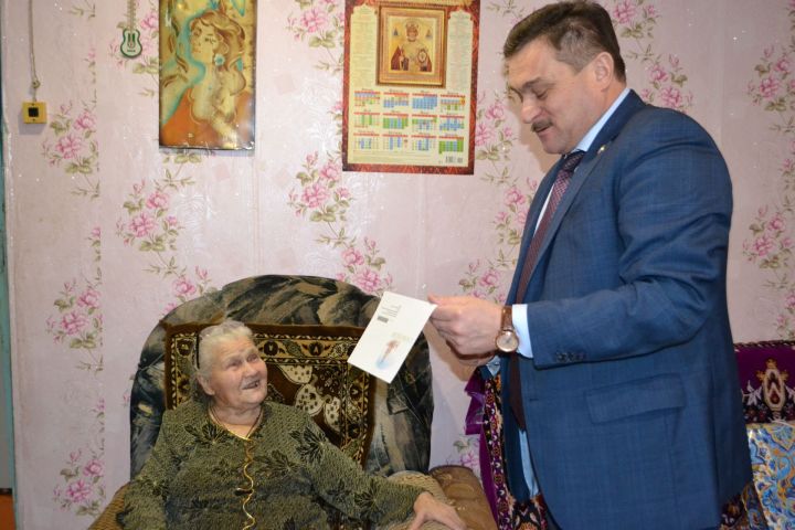 Пусть добрым будет здоровье и веселой - душа: Мария Андреева из Введенской Слободы отметила свой 90-летний юбилей!