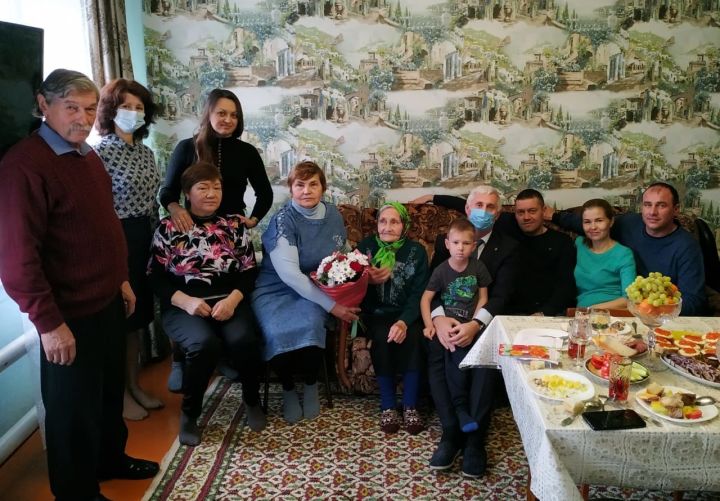 Елена Коновалова из Ямбулатова перешагнула 90-летний рубеж