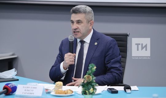 Глава Минобрнауки РТ рассказал о вакцинации учителей в Татарстане