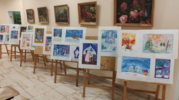 Юные художники Детской школы искусств организовали выставку работ