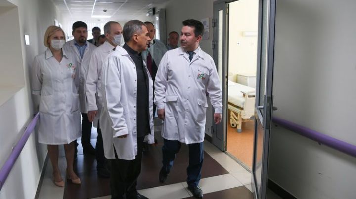 Президент Татарстана лично проверил наличие мест в больницах на случай роста заболевших Covid-19