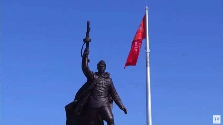 В Казанском Парке Победы открыли монумент Воину-победителю