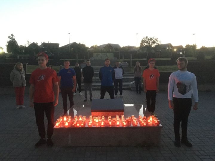 Молодые представители общественных организаций района приняли участие в акции «Свеча памяти»