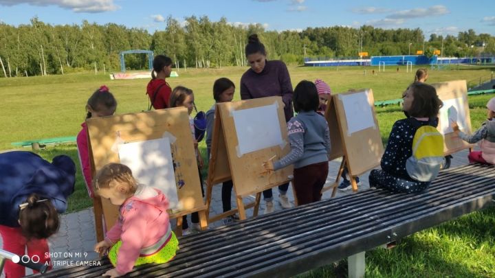 В Парке культуры педагоги Детской школы искусств провели летнюю практику