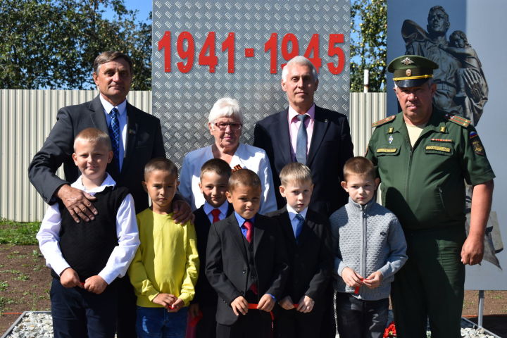 Наша память «не заржавеет»: в Майдане открыли обновленный  памятник землякам-участникам Великой Отечественной войны