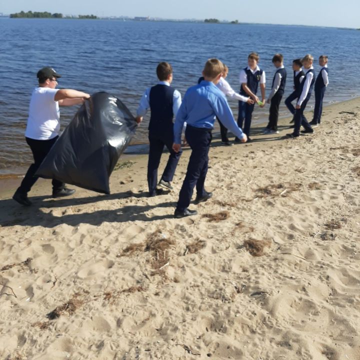 Верхнеуслонские школьники приняли участие в акции «Чистый берег»