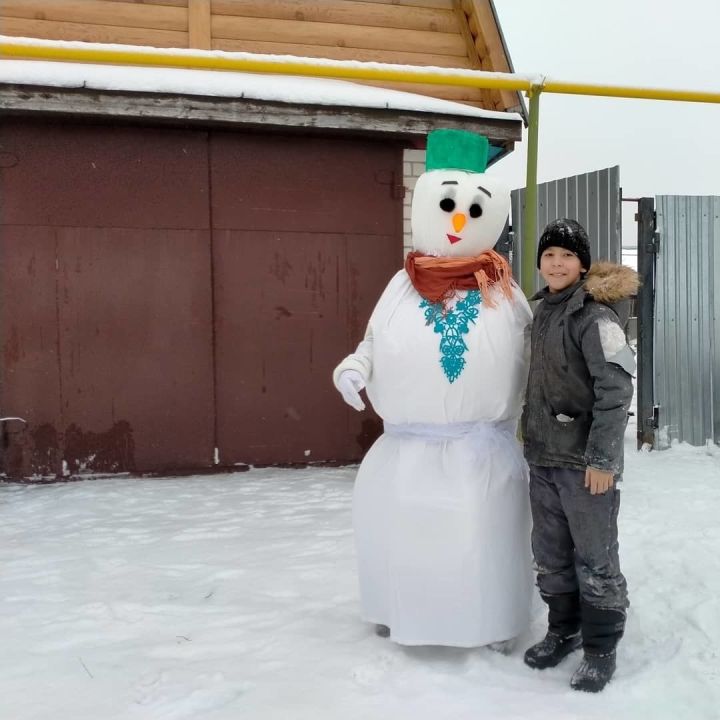 Янги Болгарский клуб присоединился к акции "Веселые снеговики"
