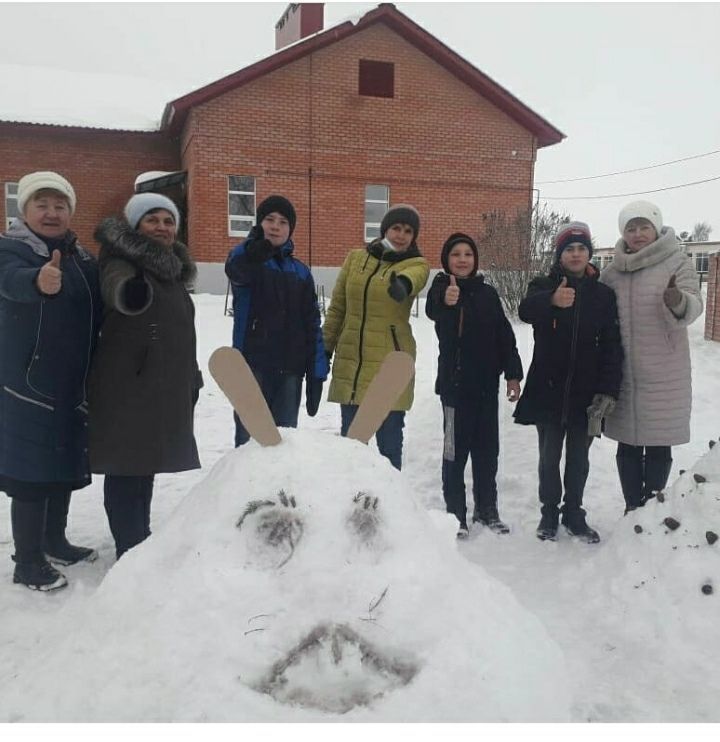 В Макулове появились  снежные фигуры героев  мультфильмов