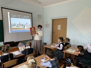 Для первоклассников Набережных Моркваш провели урок культуры «Многообразие культуры села, района, края».