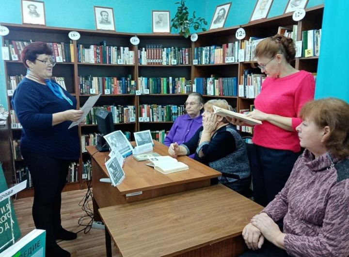 В Кильдеевской библиотеке провели информационный час «Гений XX века»