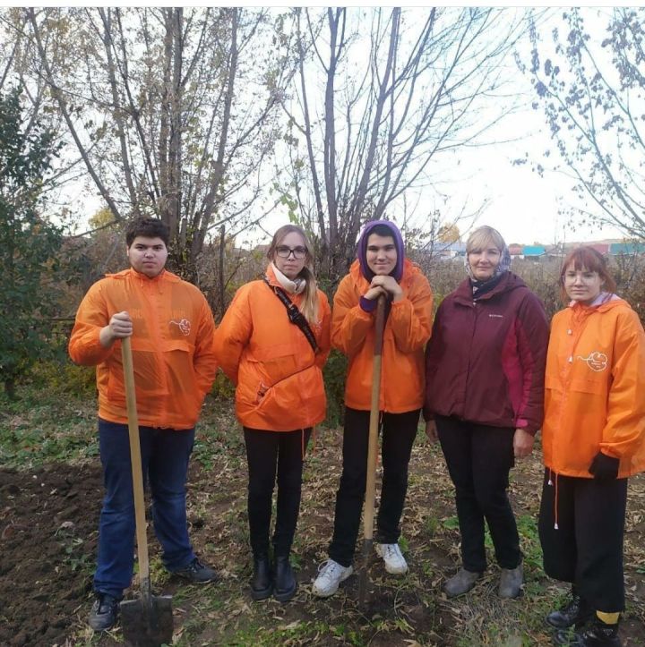 С добрыми делами прибыли в район волонтеры из Казани