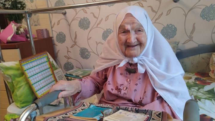 Ветеран педагогического труда, проработавшая в Верхнеуслонском районе, отметила 101 день рождения