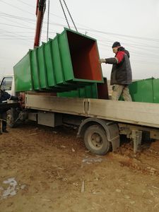 В Бахча Сарае установили контейнеры для мусора