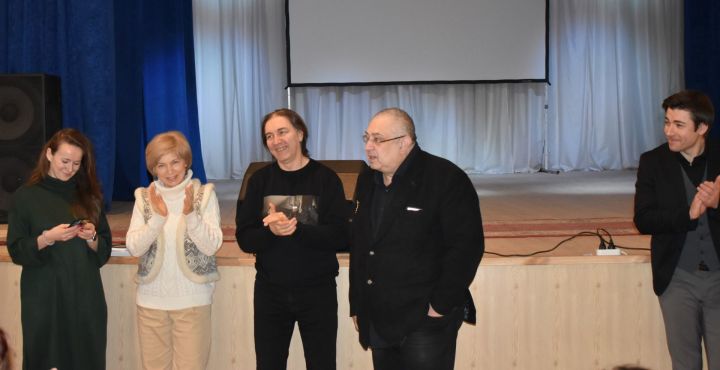 Заслуженный деятель искусств РТ Дмитрий Туманов с коллегами провели для педагогов района мастер-классы.