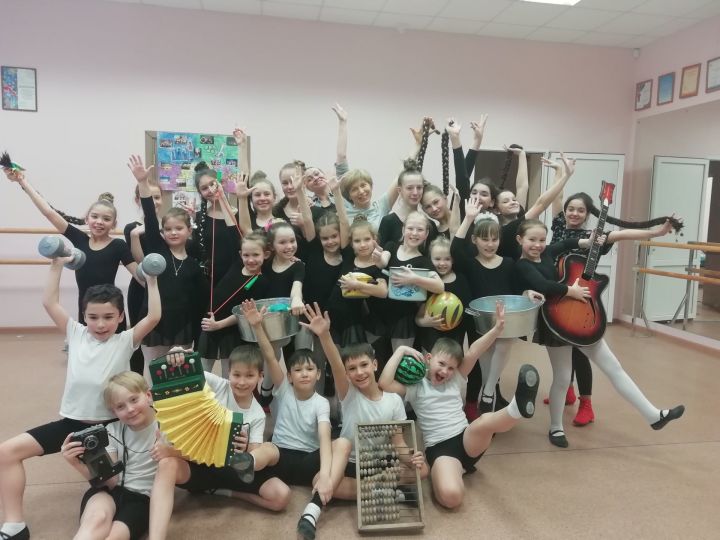 Юные танцоры приняли участие в мастер-классе от мастеров фестивального движения «Созвездие-Йолдызлык»