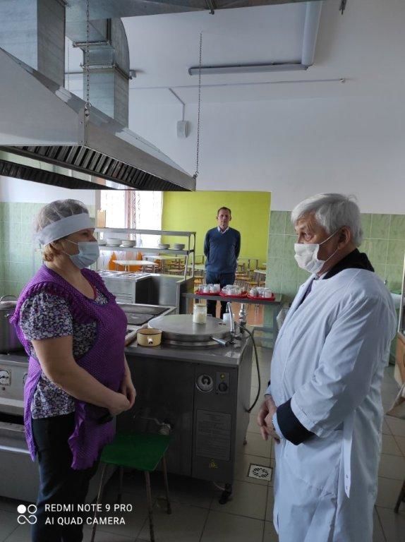 Депутат Госсовета проверил качество питания детей в образовательных учреждениях Верхнеуслонского района