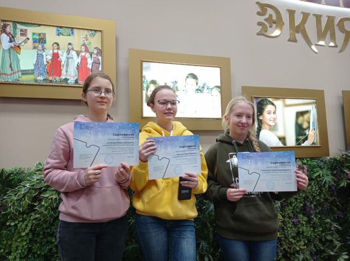 Юные художники Детской школы искусств приняли участие в конкурсе «Зимняя палитра»
