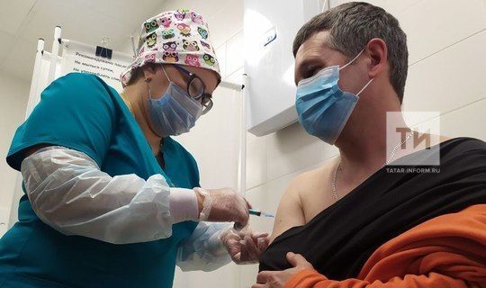 В Татарстане от коронавируса привились более 100 тысяч человек