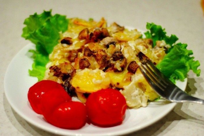 Быстрый ужин - картошка с грибами в сметане